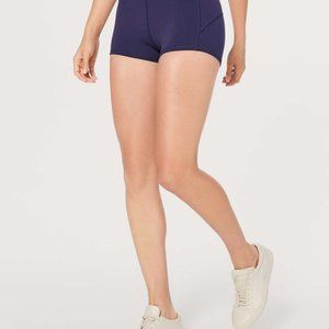 Lululemon In Movement Everlux 2.5" Short Womens Size 6